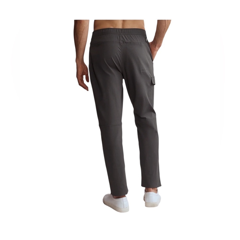 RHONE Men's Cargo Pants in Dark Gray